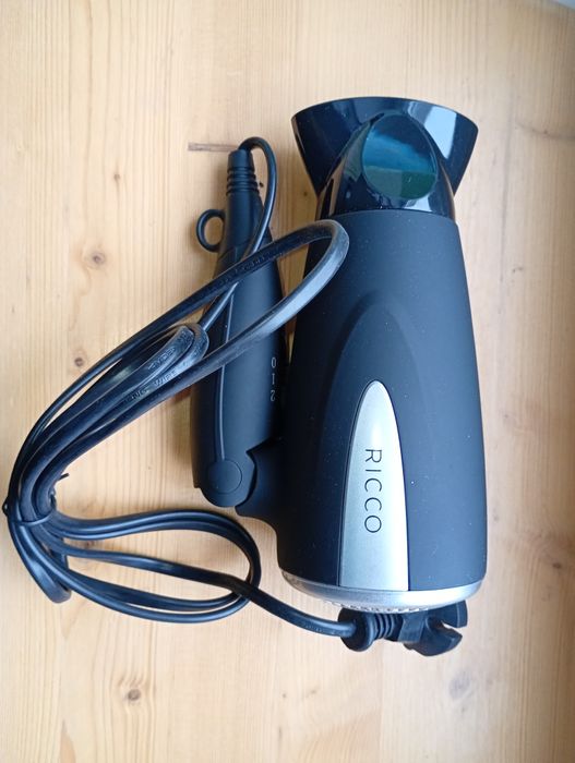 Suszarka do włosów Ricco podróżna na basen