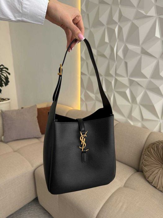 Yves Saint Laurent Le 5 A 7 Black Gold