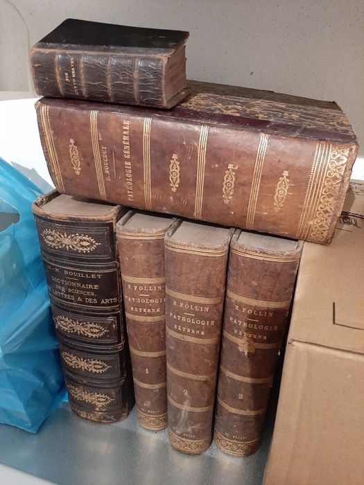 Livros medicina e outros antigos