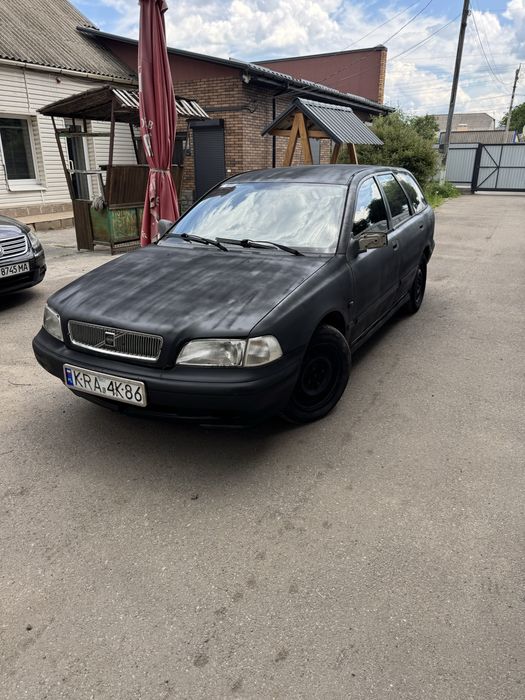 Volvo v40 1999 года