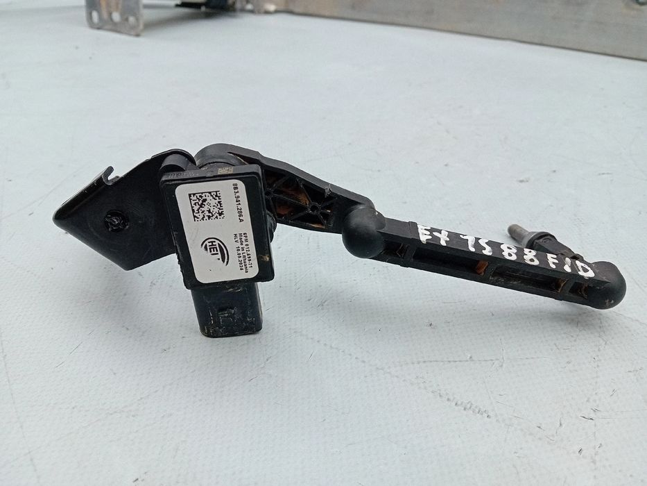 Sensor do nível de suspensão AUDI A5 (FU2)