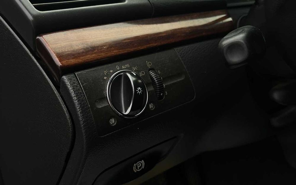 Mercedes-Benz E 220 2003