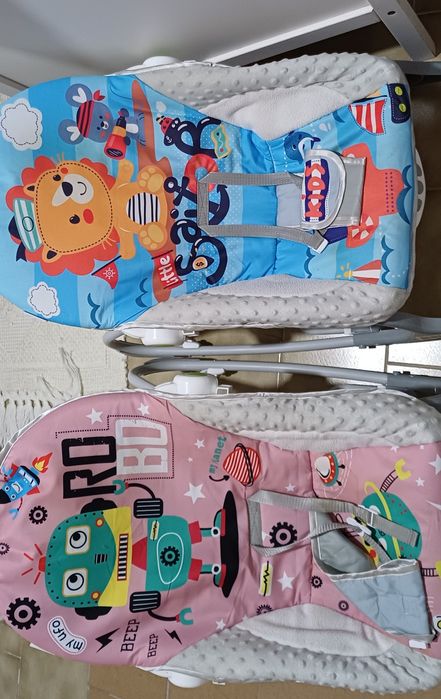 Cada Espreguiçadeira com brinquedo