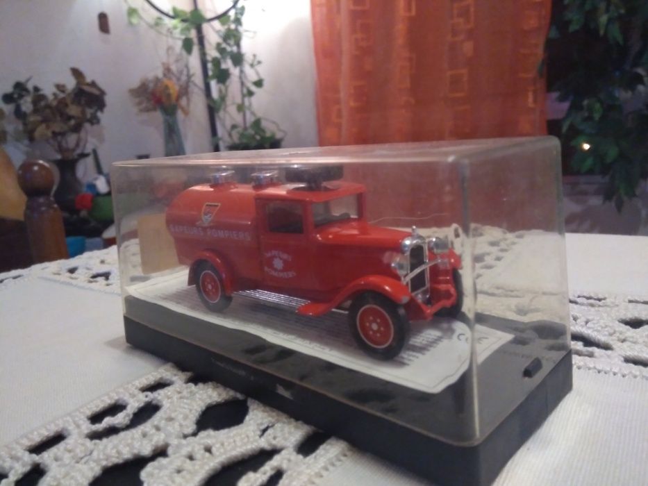 Coleção de carrinhos antigos