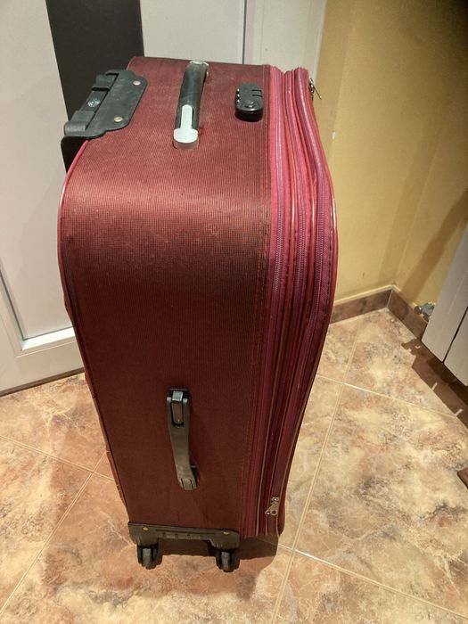 Mala de viagem grande de porão em bom estado