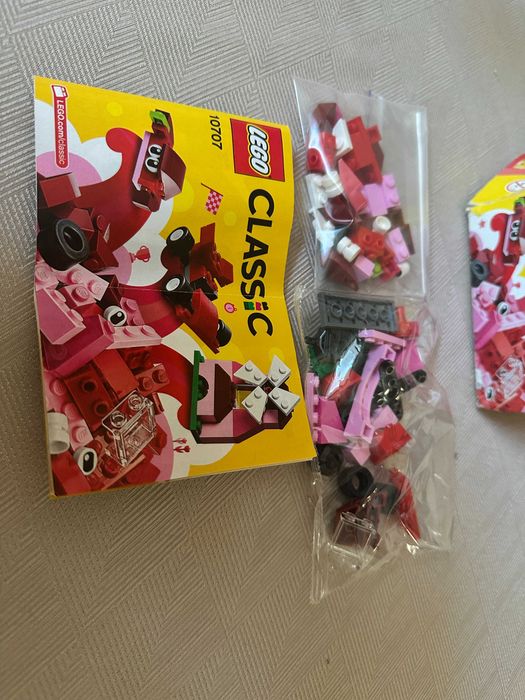 Конструктор LEGO Classic Червоний набір для творчості 10707