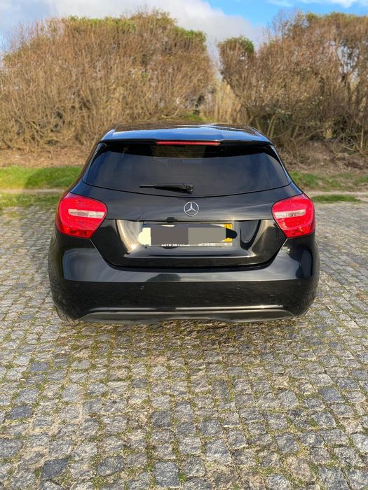 Mercedez A180 preto
