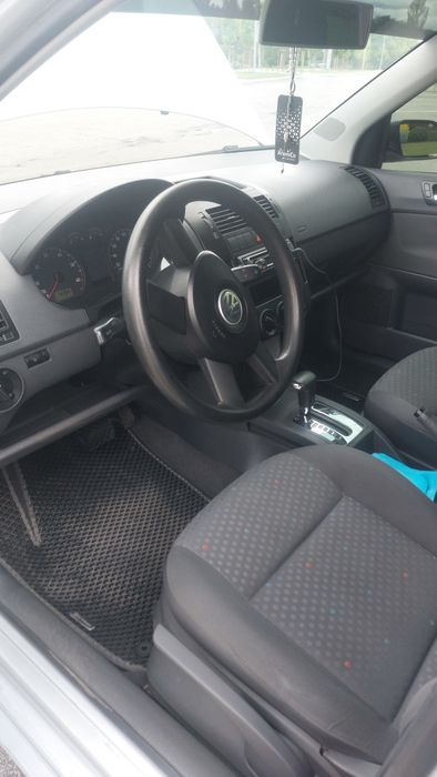 Volkswagen Polo АВТОМАТ ГАЗ 4...