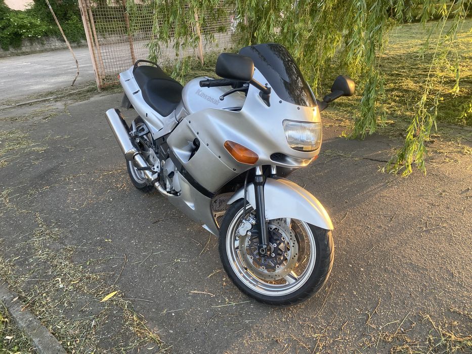 Продам Kavasaki zzr400
