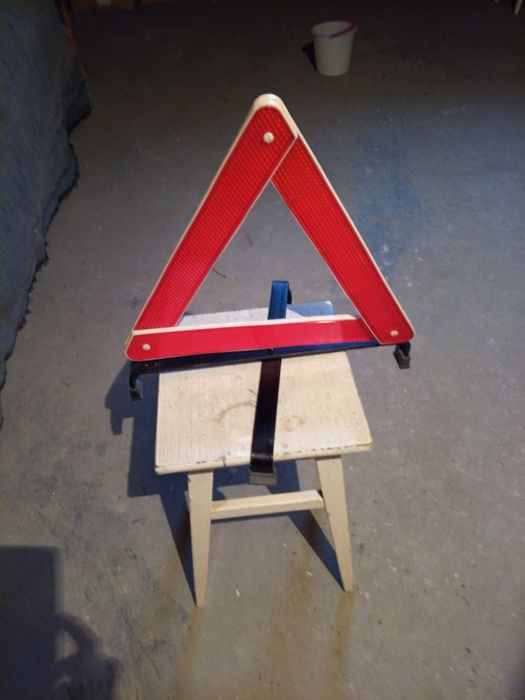 Знак аварійної зупинки