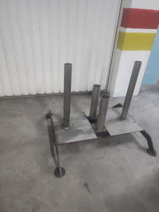 Suporte para barras e discos de ginásio