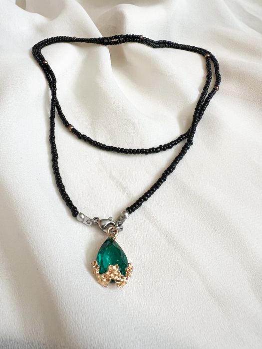 Naszyjnik z koralików z zawieszką