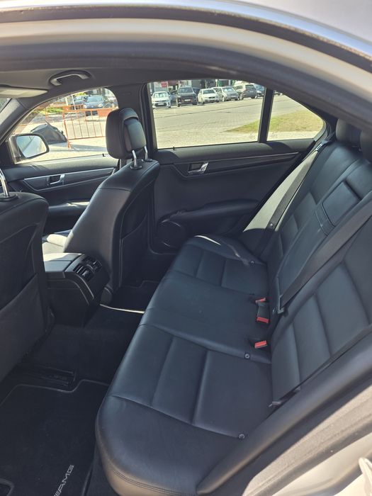 Mercedes C220 versão AMG