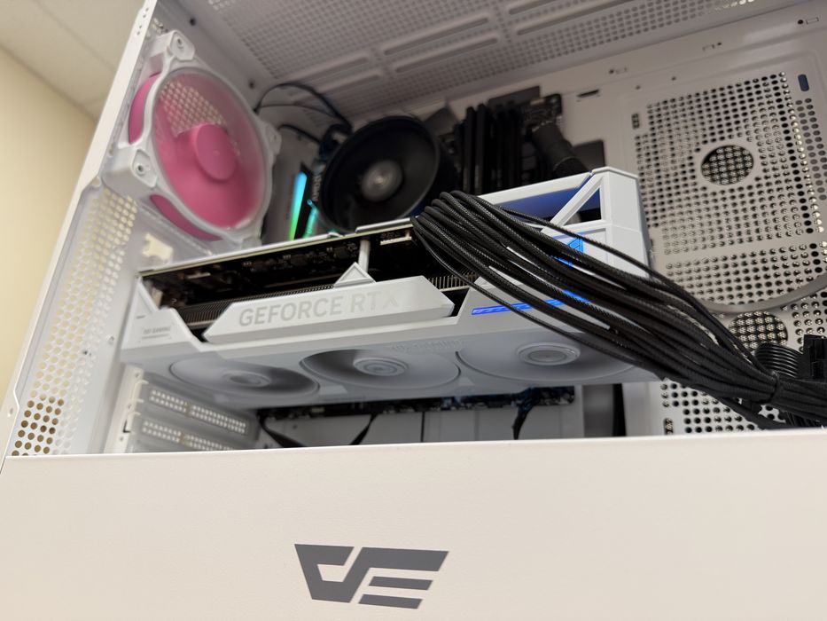 Asus tuf RTX4070ti 12gb white