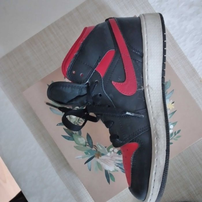 Buty "NIKE AIR JORDAN" bardzo wygodne ładne jak nowe 22,5cm