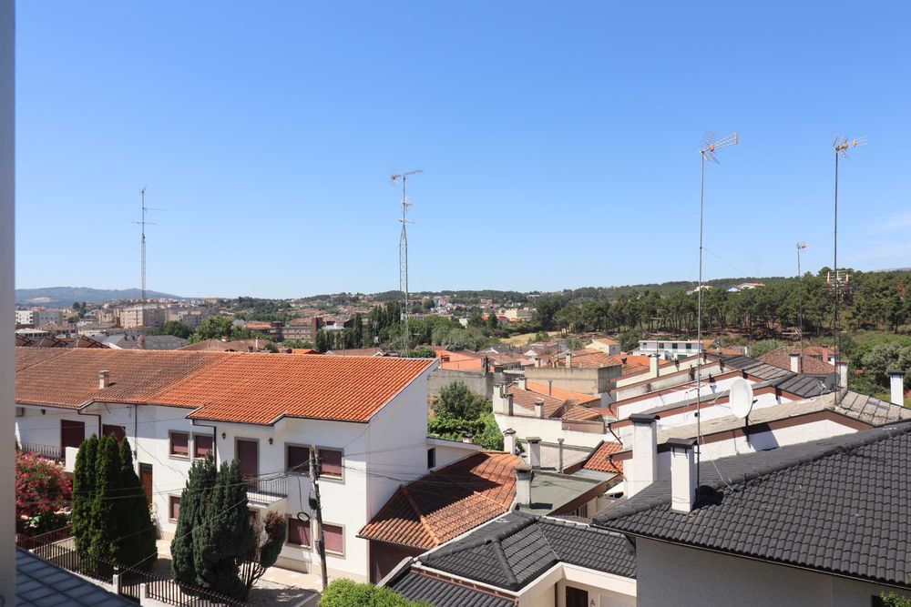 T3 - Edifício Suíça - Recuperado, boas áreas, zona central