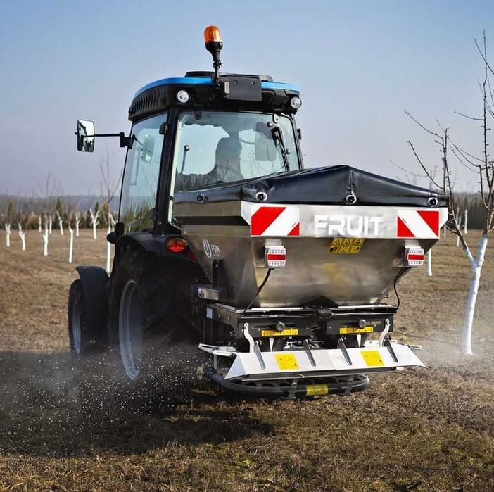 Rozsiewacz nawozów COMPACT FRUIT 600 wapna POM Augustów nowy