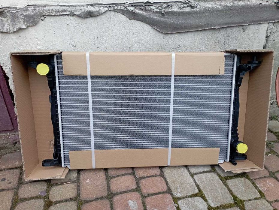 Audi Q7 4M Радіатор Охолодження Двигуна Додатковий