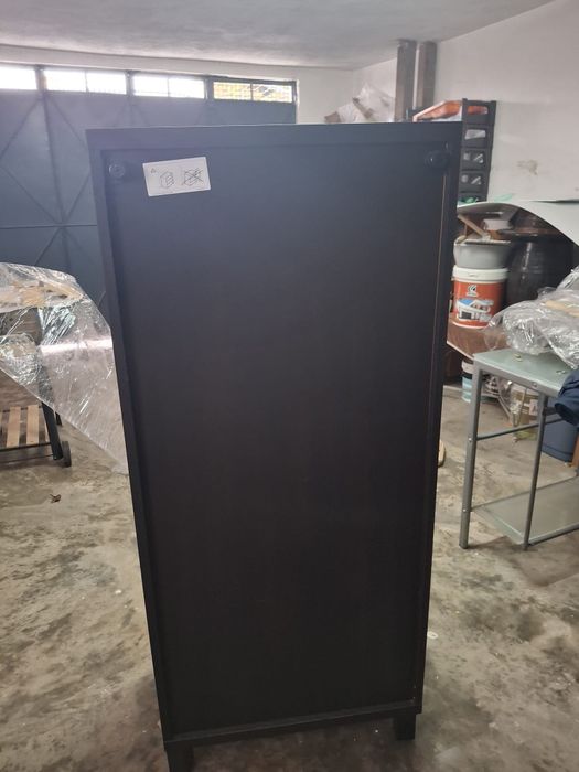 Vendo Cristaleira BESTA novo - TODO PRETO
O aparador tem 3 módulos de