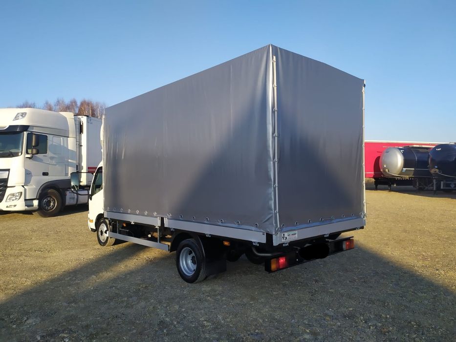 Toyota Dyna 'M35.33' 3.0L [D-4D] 144HP Carroçaria tipo TIR (8 Paletes)