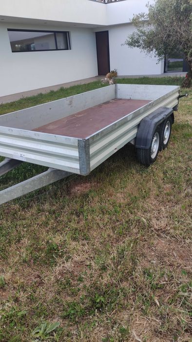 Reboque 2800kg 4m de comprido