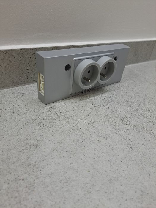 Gniazdo podwójne z uzb IKEA