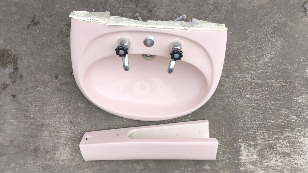 Banheira de ferro + lavatório