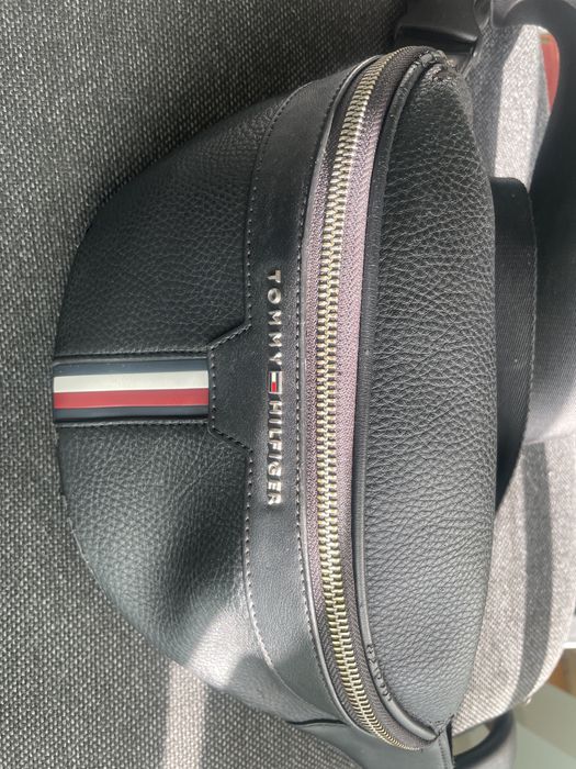 Сумкa бананка Tommy Hilfiger оригинал