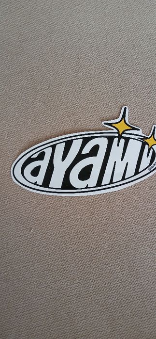 Autocolante Ayami, novo