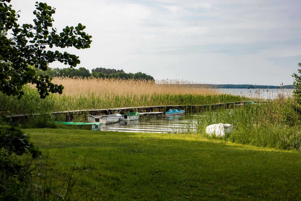 dom nad Saskiem z prywatnym pomostem.