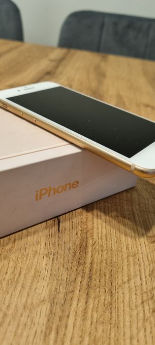 Sprzedam Iphone 8
