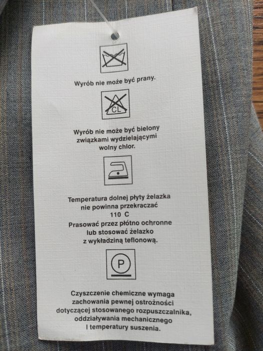 Garnitur meski szary