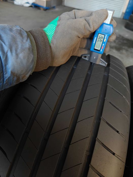 R18 235/55 100V шини літні Bridgestone Turanza кінець 24р Італія