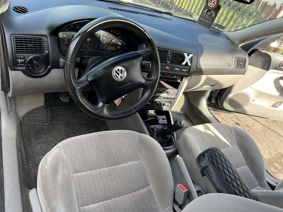 Volkswagen Golf 4 - 1.4