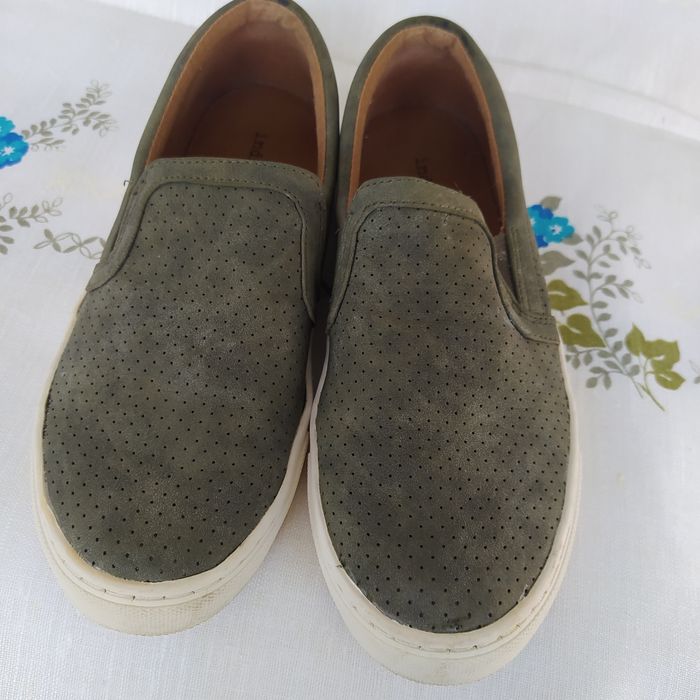 Продам подростковые макасины туфли