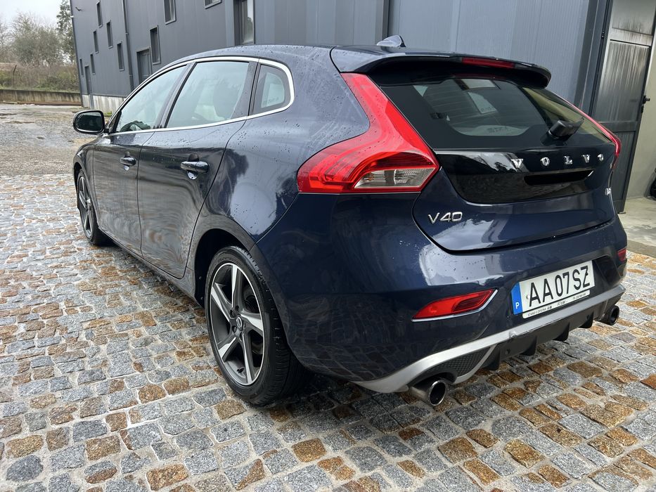 Volvo V40 D2 R Design 1.6 diesel Reservado