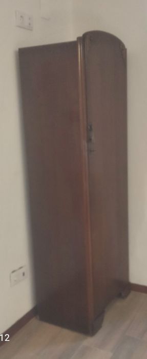 Móvel armário antigo