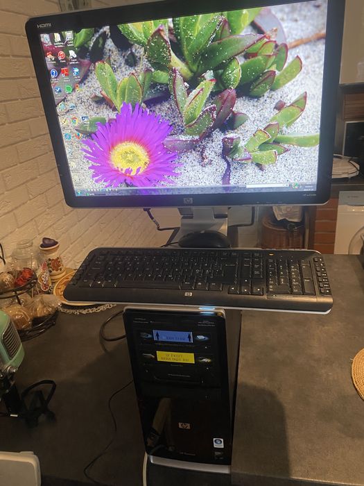 Komputer stacjonarny hp Pavilion cały zestaw