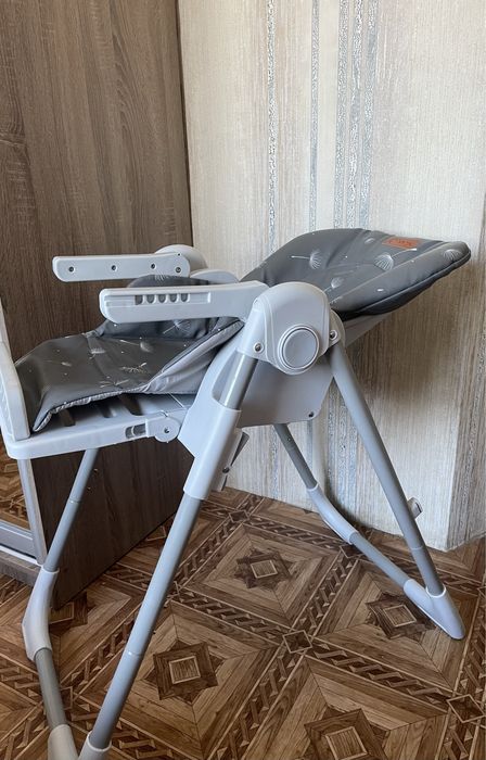 Стільчик для годування MoMi Yumtis dark gray