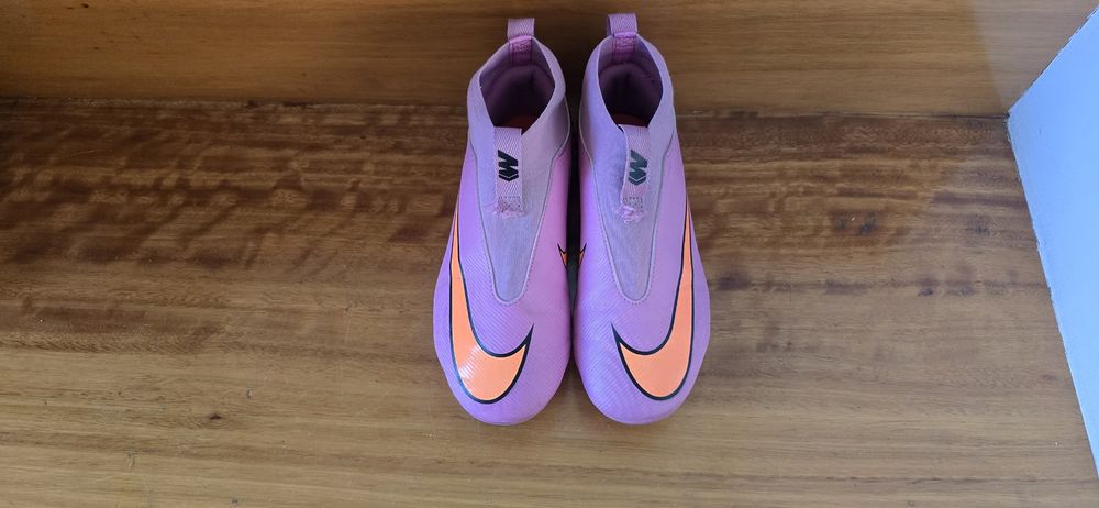 Chuteiras Joma, Nike, Puma e Adidas     15€ cada