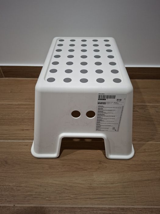 Banco doméstico em plástico