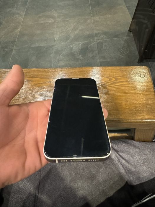 Продам айфон 13 128гб