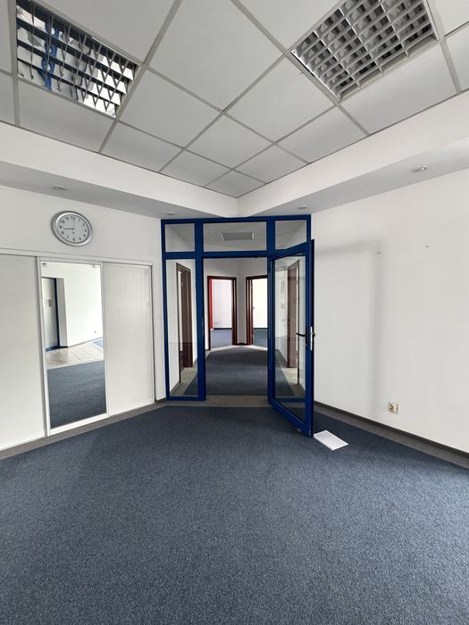 Lokal uslugowy w biurowcu Kokoszki
