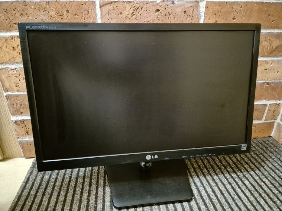 Monitor LG flatron E2242C-BN