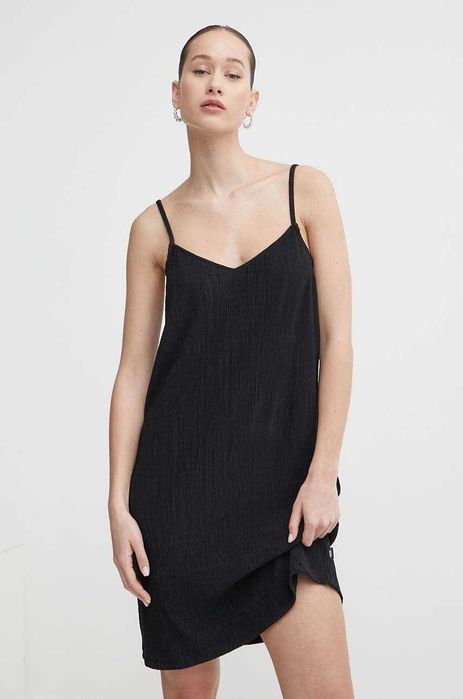 Спортивна сукня Vans на бретелях