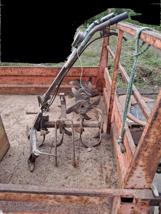 Motoenxada com reboque