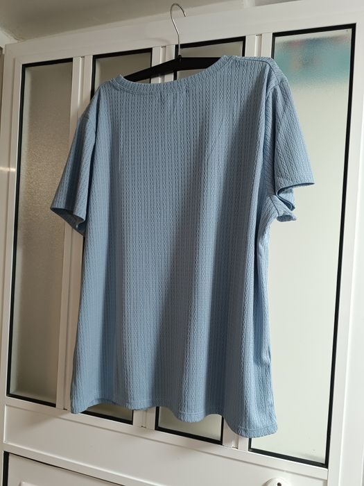 Camisola de manga curta nova