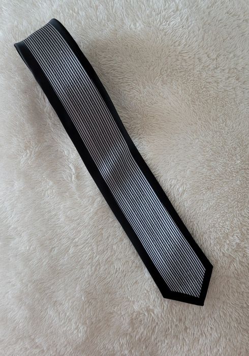 Krawat Męski Slim Czarny Srebrne Paski Elegancki Wąski do Garnituru Wesele