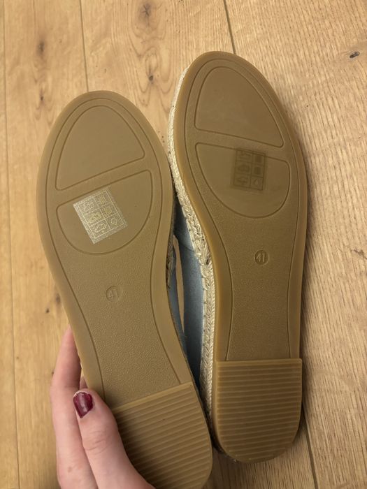 nowe niebieskie skorzane espadryle