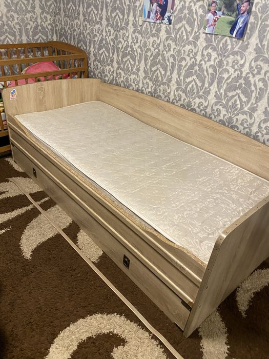 Терміново   продам   дитяче ліжко  90*200